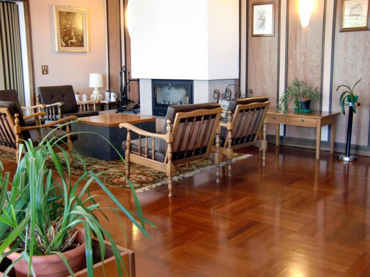 Hotel Premeno Exterior photo